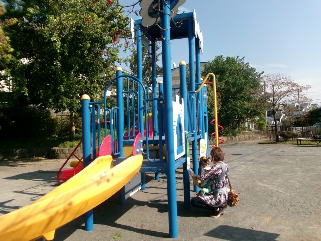 10/28　パパといっしょにそとあそび～笹野台二丁目公園～