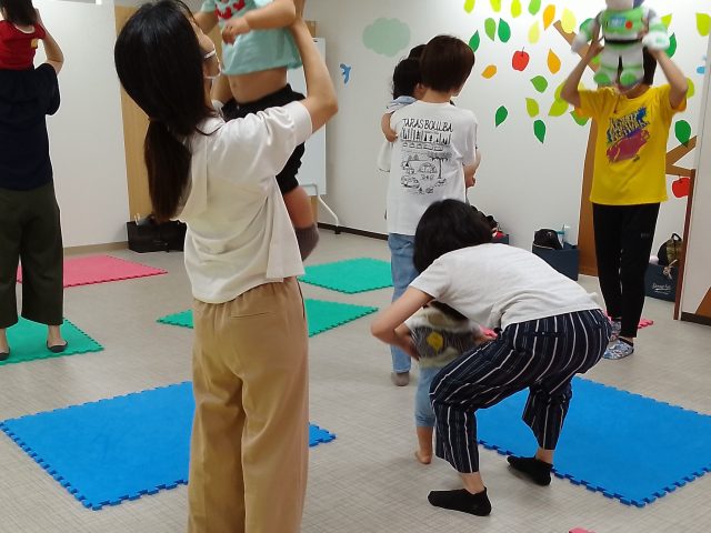 親子でからだをつかってあそぼう