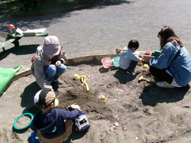 ４/８　そとあそび～万騎が原公園～